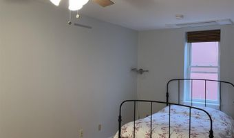 230 College St 8, Burlington, VT 05401