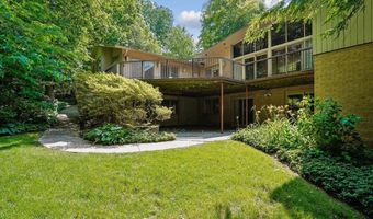 9009 CHARRED OAK Dr, Bethesda, MD 20817