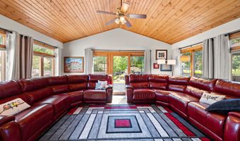 835 S 11th St, Adel, IA 50003