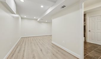 4907 CHANTICLEER Ave, Annandale, VA 22003