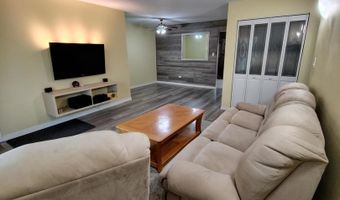 2227 W Nichols Rd E, Arlington Heights, IL 60004