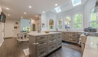 10610 Kingsmark Trl, Alpharetta, GA 30022