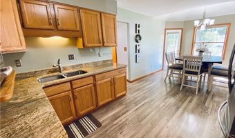869 MOSS CANYON Dr, Amherst, OH 44001