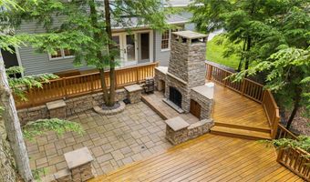 3881 Ravinewood Dr, Austinburg, OH 44010