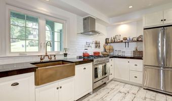 5204 WESTWOOD Dr, Bethesda, MD 20816