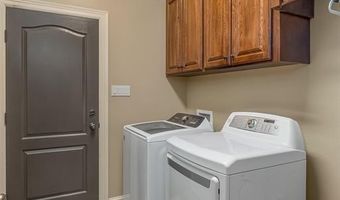 210 Sherwood Dr, Benton, LA 71006