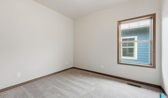 2413 E Brek St, Brandon, SD 57005