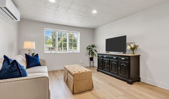 40 Icemeadow Ln, Aberdeen, NJ 07747