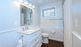 24 Anthony St, Newport, RI 02840