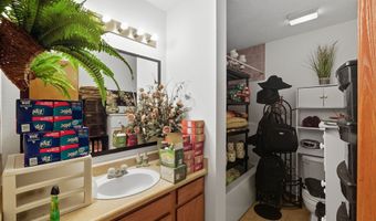 631 Deer Trail Dr, Indianapolis, IN 46217