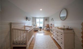 136 Aldrich Rd, Glocester, RI 02857