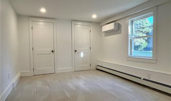 45 Trout Dr, Middletown, RI 02842