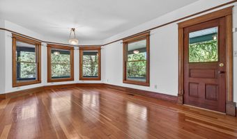 19 Gresham St, Ashland, OR 97520