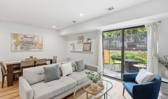 8901 BATTERY Pl 34, Bethesda, MD 20814