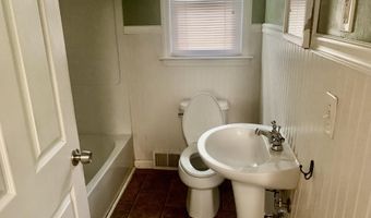 97 Vine St, Bayville, NJ 08721
