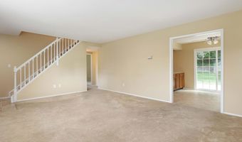 30 Oxford Ln, Aberdeen, NJ 07747