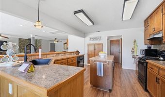 17274 Kansas Ave, Basehor, KS 66012