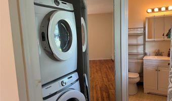15 Cedar St, Amityville, NY 11701