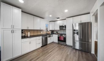 207 MESA Dr, Aztec, NM 87410
