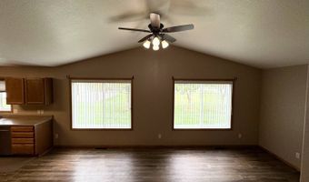 1102 11th Ave, Britton, SD 57430