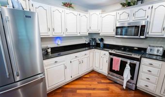 1105 Cherrywood Ln, Aberdeen, SD 57401