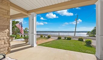 711 Riverview Dr, Alton, IL 62002