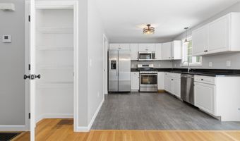 6 Mulberry Ln, Amherst, NH 03031