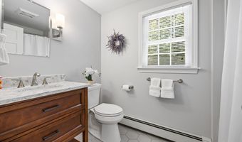 475 Riverside Dr, Cheshire, CT 06410