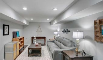 813 Lakeshore Dr, Berkeley Lake, GA 30096