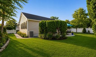 653 Neptune Ave, Beachwood, NJ 08722