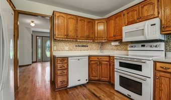 6720 S Shore Dr, Altoona, WI 54720