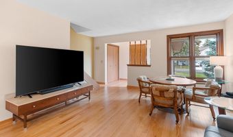 711 OLSON Ave F, Appleton, WI 54914