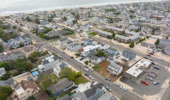 221 11th St, Beach Haven, NJ 08008