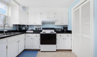 59 Mount Hope Ave, Jamestown, RI 02835