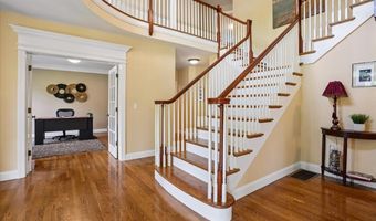 22 Elizabeth Way, Bedford, NH 03110