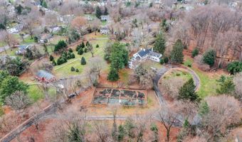 911 Middletown Lincroft Rd, Middletown, NJ 07748