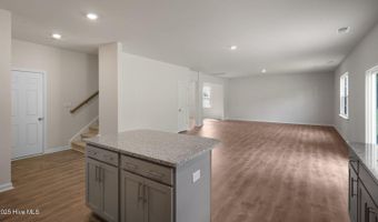 1052 Misty Creek Dr, Aberdeen, NC 28315