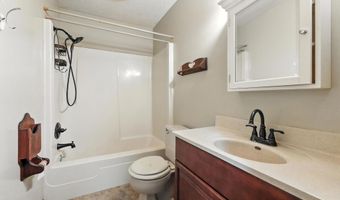 907 S Superior St, Angola, IN 46703