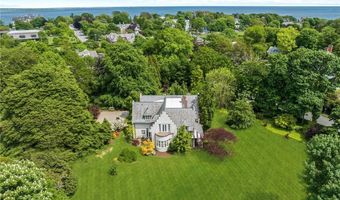 14 Leroy Ave, Newport, RI 02840