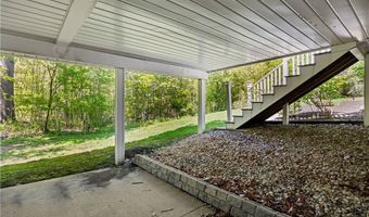 435 Country Walk, Amherst, OH 44001