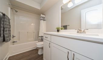 218 NE Mandy Ln, Ankeny, IA 50021