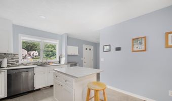 10 Heather Ln, Hopkinton, RI 02832