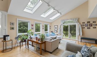 138 Litchfield Tpke, Bethany, CT 06524