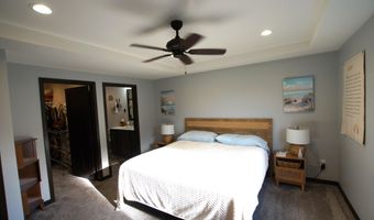 1127 NE 32nd Ave, Aberdeen, SD 57401