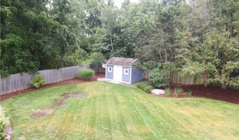 9 Mallory Ct, Cranston, RI 02910