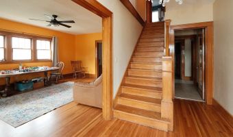804 6th Ave, Alton, IA 51003