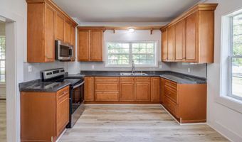 822 Chesnut St, Camden, SC 29020