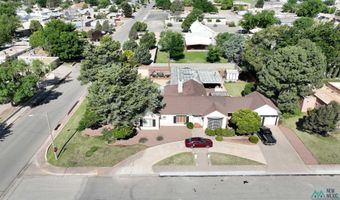 812 S Clowe Ave, Artesia, NM 88210