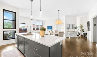 501 E 37th St E, Charlotte, NC 28205
