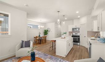 18989 SW Hazelwood Ln L-2, Beaverton, OR 97007